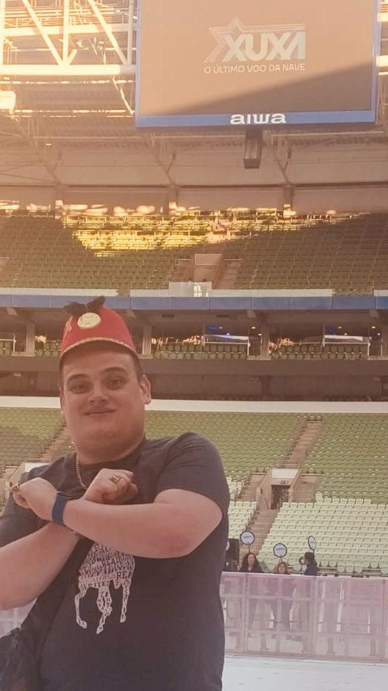 A convite do Itaú, Rodrigo Lico prestigia o show da Xuxa, “O Último Voo da Nave”