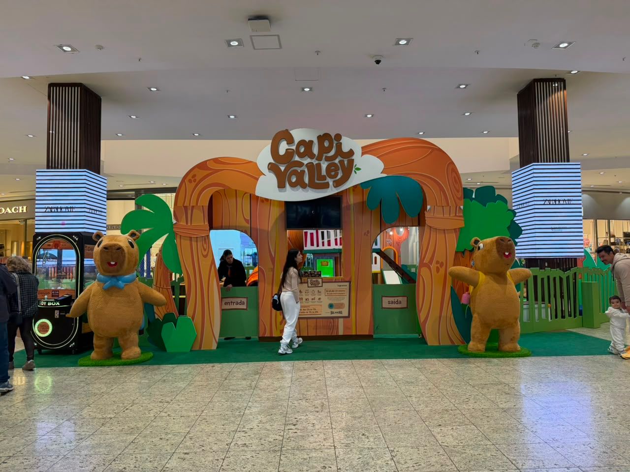 Fim de semana no Balneário Shopping terá jogo do Brasil, atrações musicais, parque infantil temático e liquidação de inverno